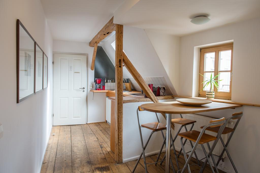 "Goethezimmer" Ferienwohnung Und Zimmer Am Burgplatz Ваймар Екстериор снимка